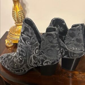 Jessica Simpson Black Patterned Ankle Boots